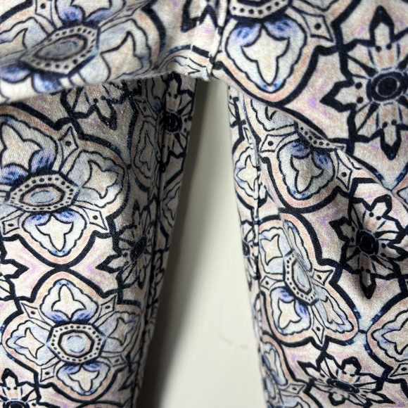 7 For All Mankind Sz 31 Stained Glass Mosaic Pink Blue Cropped Jeans POSH36 - Picture 4 of 16